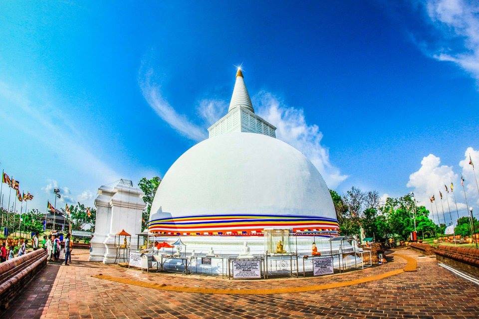 Visiting Somawathiya Rajamaha Viharaya
