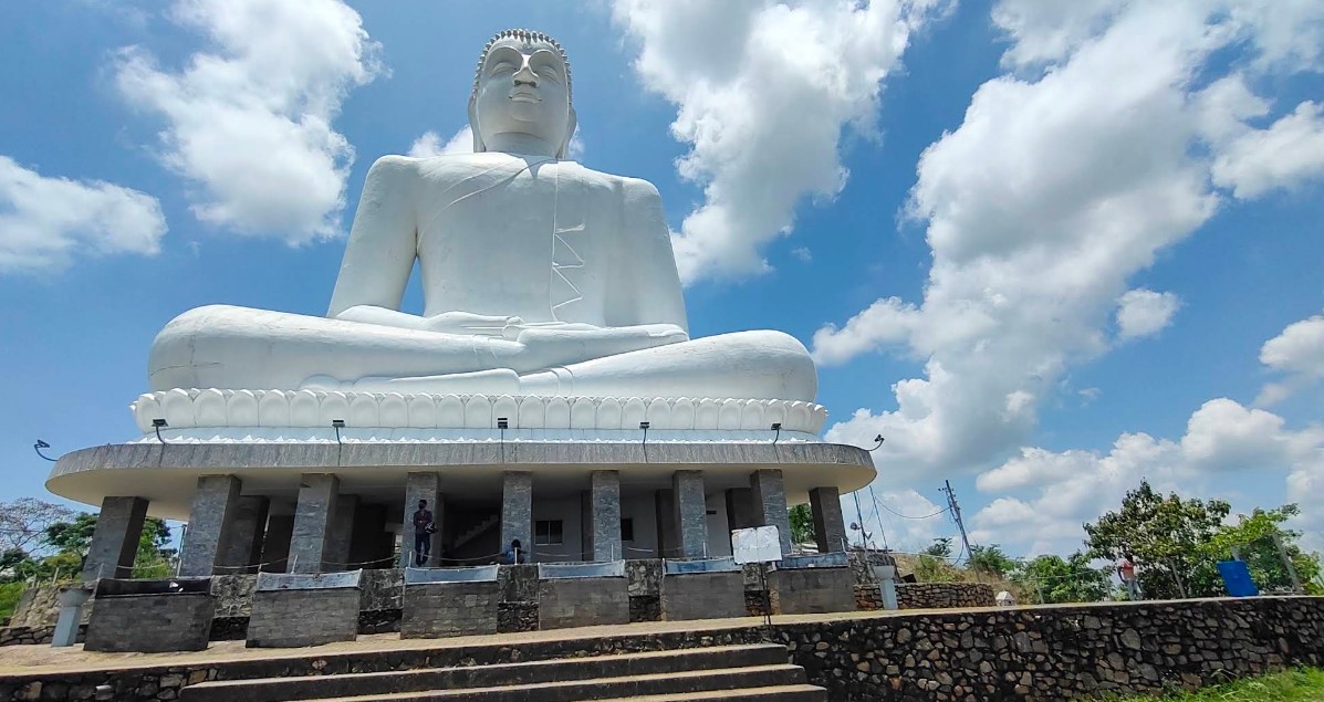 Athugala Rock: A Majestic Landmark of Sri Lanka’s Heritage