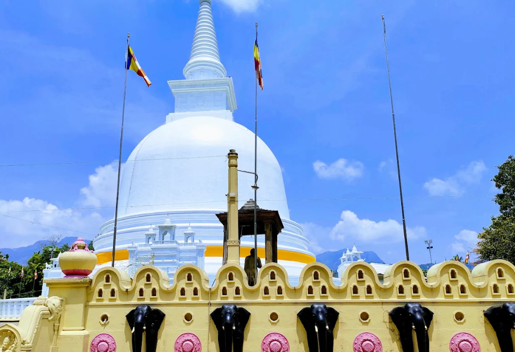 Mahiyangana Raja Maha Viharaya: The First Buddhist Stupa in Sri Lanka