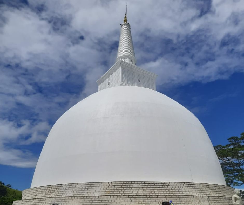 Exploring : Sandagiri Maha Seya