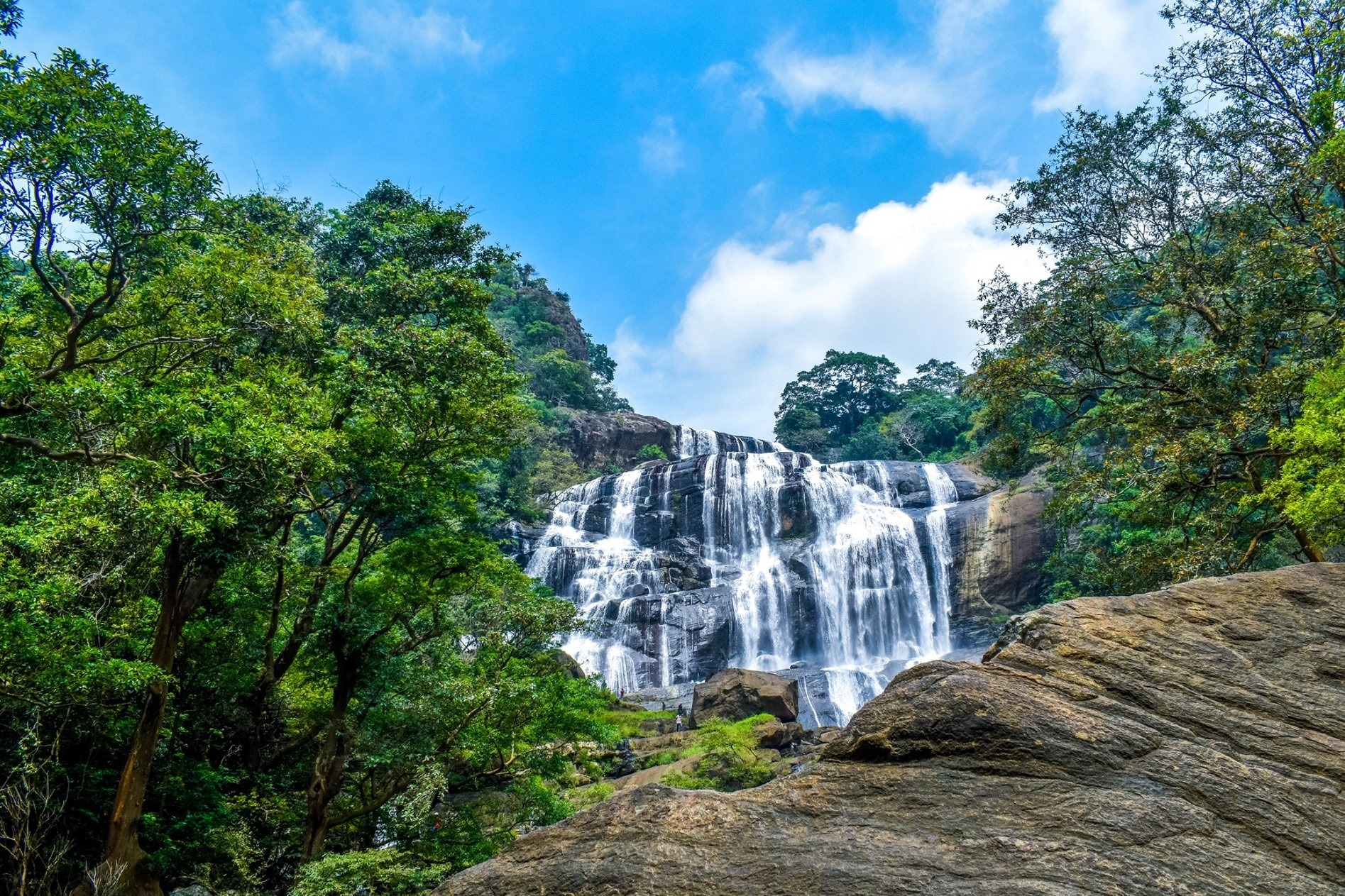 Peessa Ella Falls: A Hidden Gem in Sri Lanka’s Natural Beauty