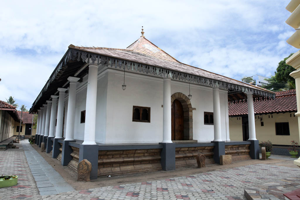 Malwathu Maha Viharaya: Guardian of Theravāda Buddhism in Sri Lanka