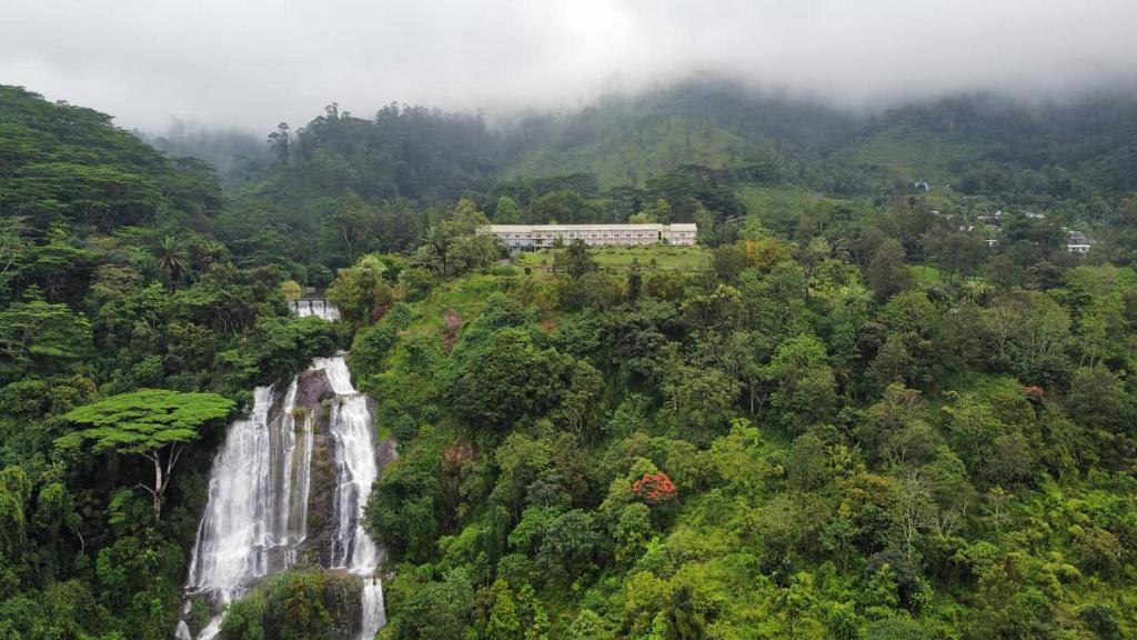 Hunas Falls Hotel, Elkaduwa: A Tranquil Retreat in Sri Lanka’s Central Highlands