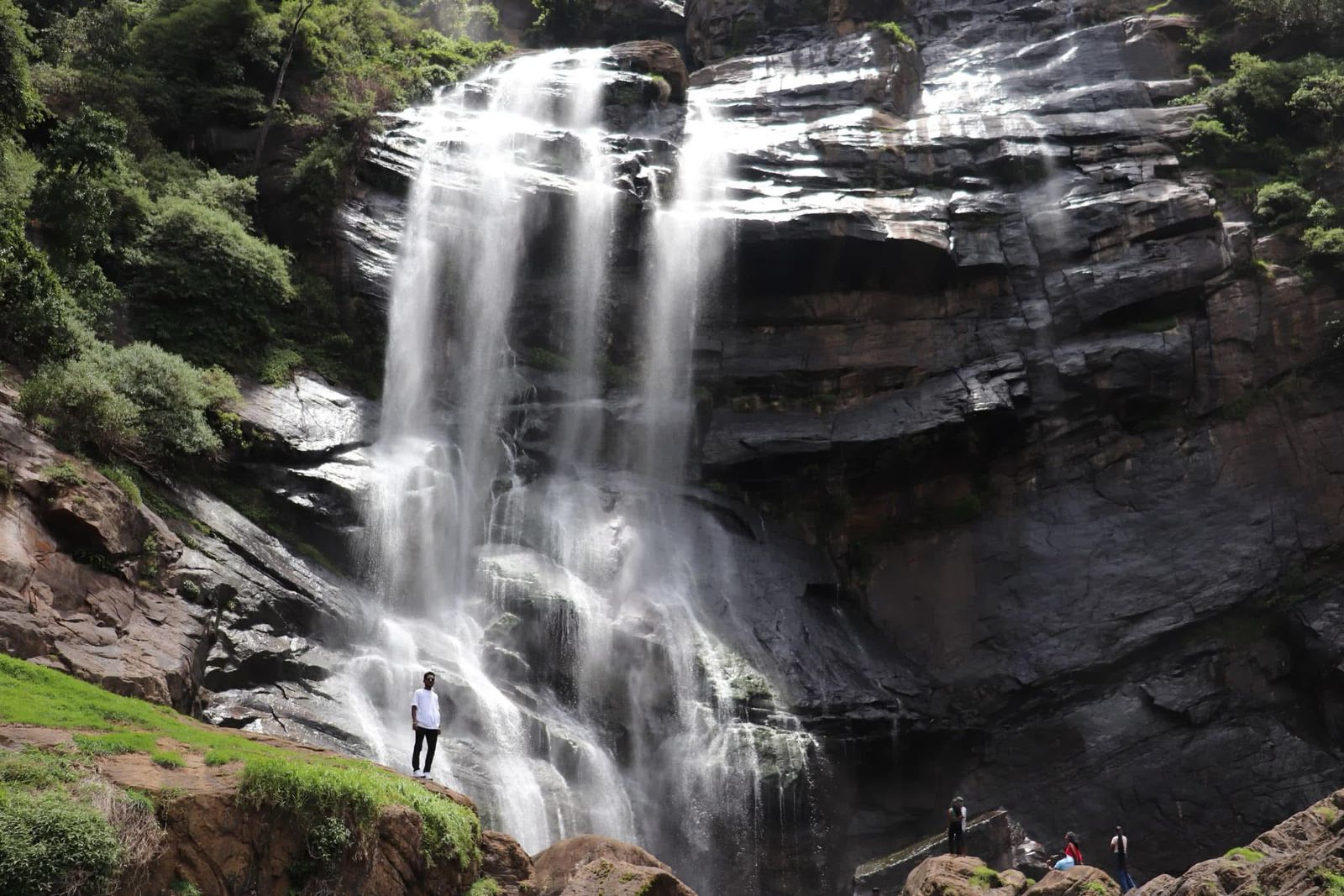 Bomburu Ella Waterfall: A Hidden Gem in Sri Lanka’s Hill Country