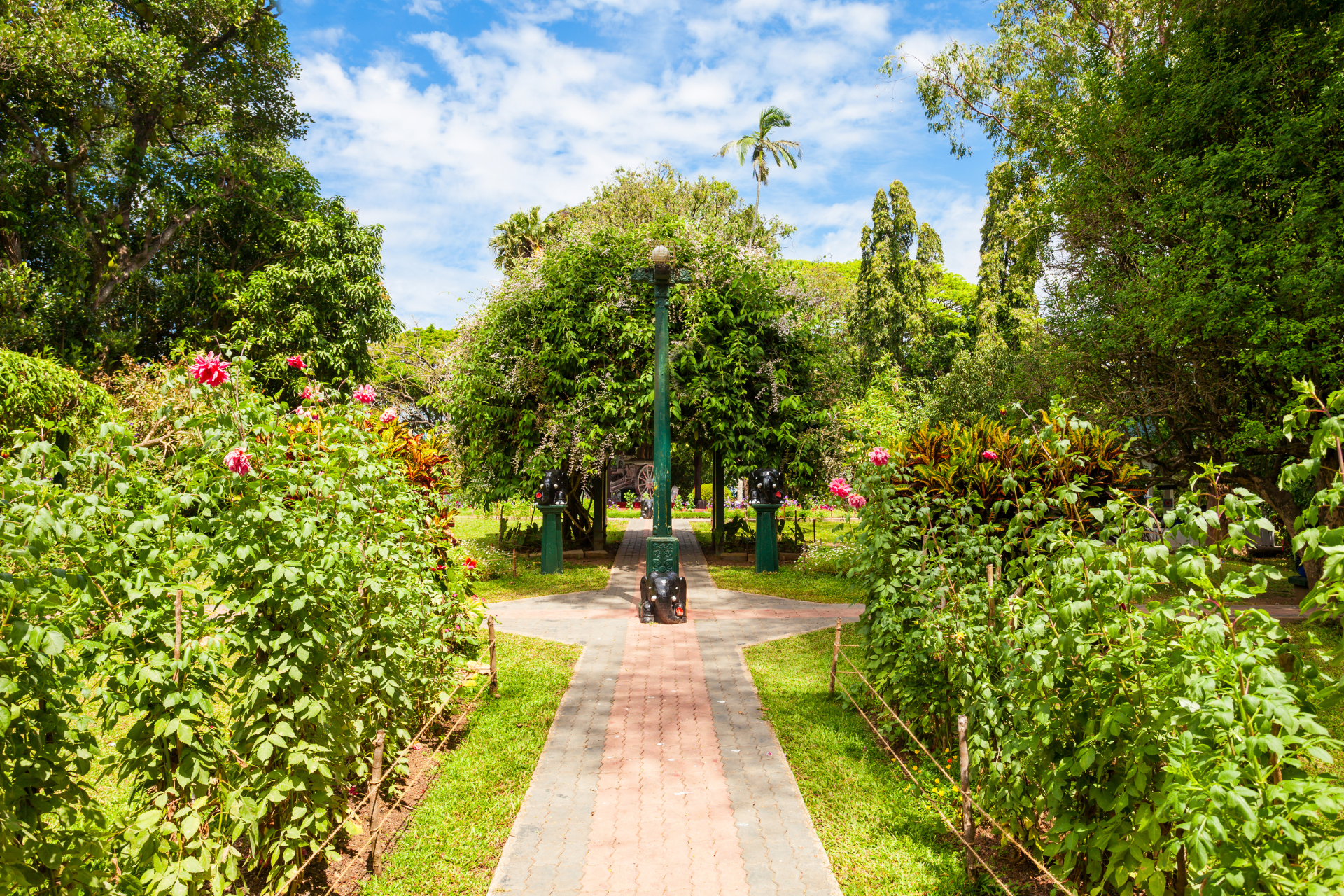 Royal Palace Park (Wales Park), Kandy: A Tranquil Oasis in Sri Lanka’s Historic Heart