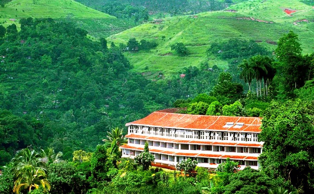 Kandy Green Hilltop Hotel: A Tranquil Retreat Amid Sri Lanka’s Cultural Capital